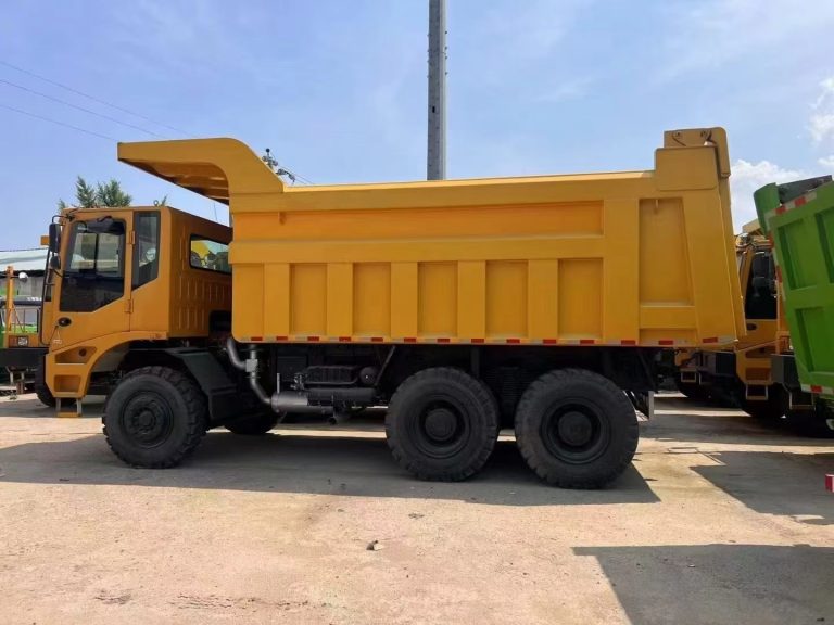 What are the characteristics of dump semi-trailer?